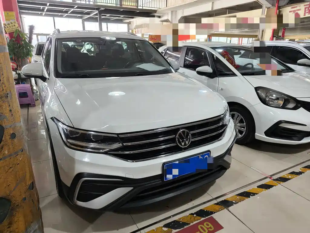 Volkswagen Tiguan L 2022 — фото 3