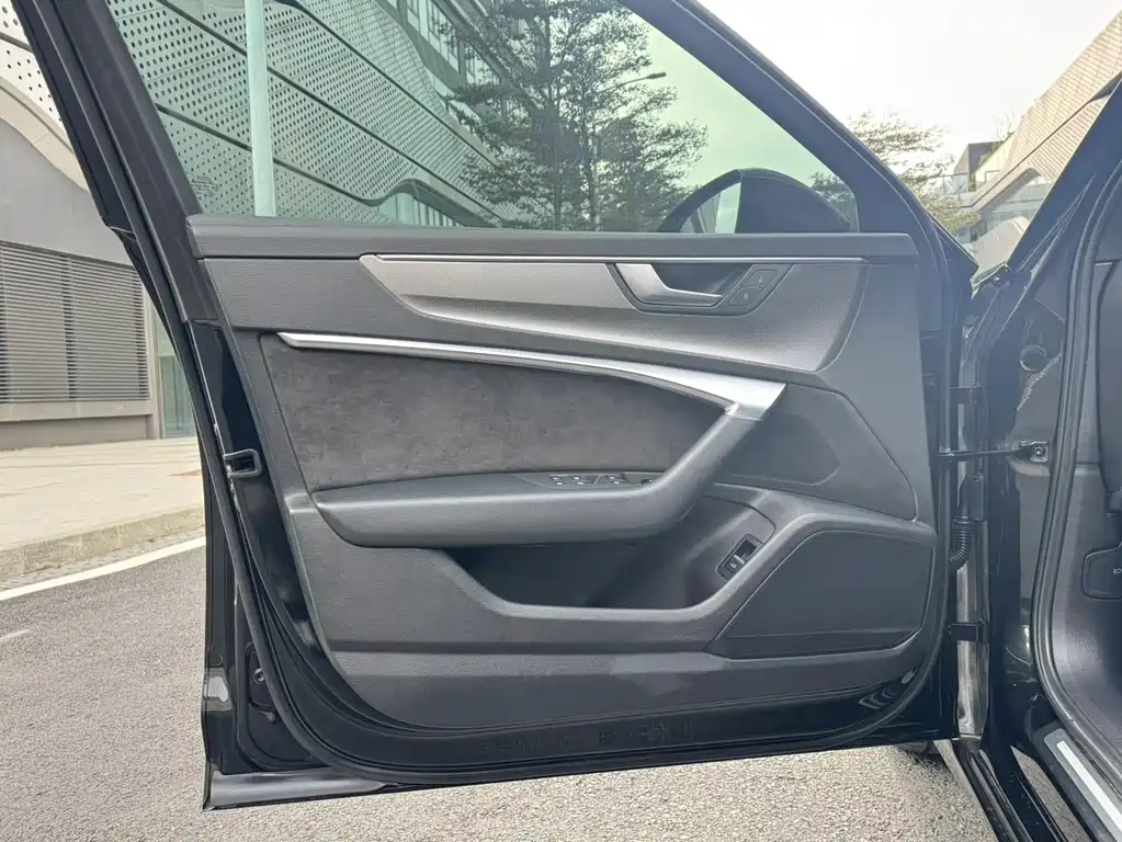 Audi A6L 2021 — фото 8