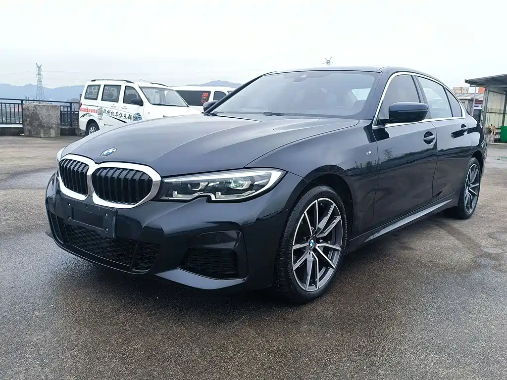 BMW 3 Series 2021 — фото 1