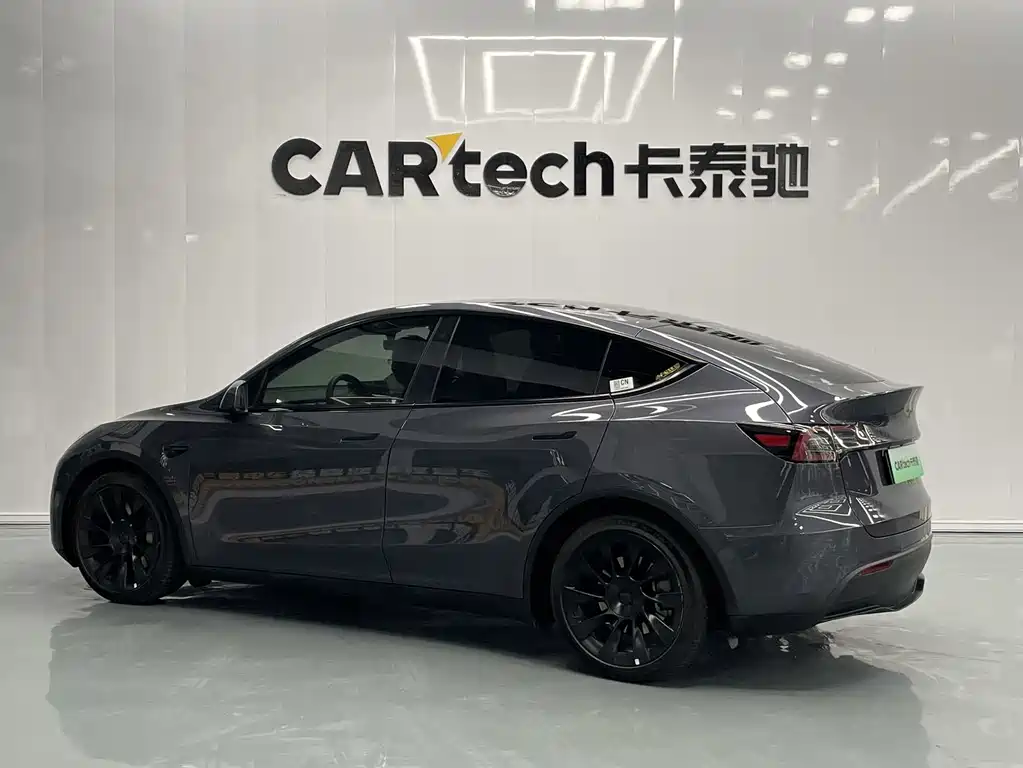 Tesla Model Y 2023 — фото 15