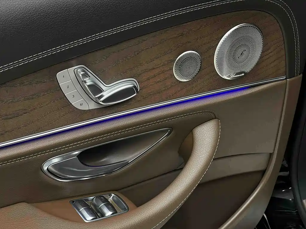 Mercedes-Benz E-Class 2021 — фото 12