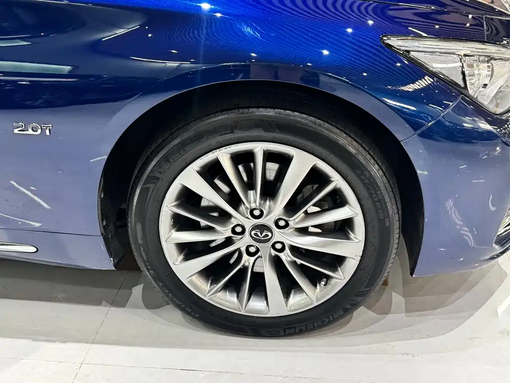 Infiniti Q50L 2019 — фото 10