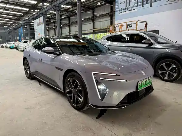 Avatr 06 2026