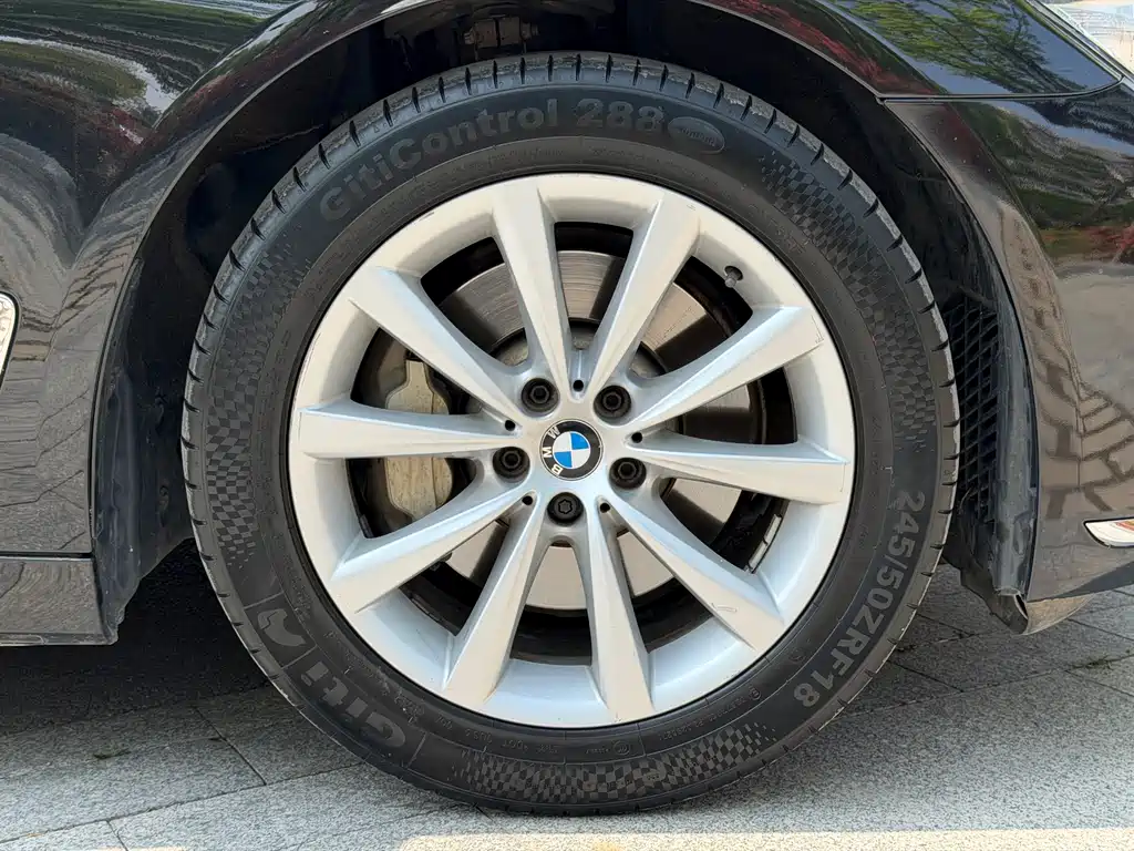 BMW 7 Series 2017 — фото 18