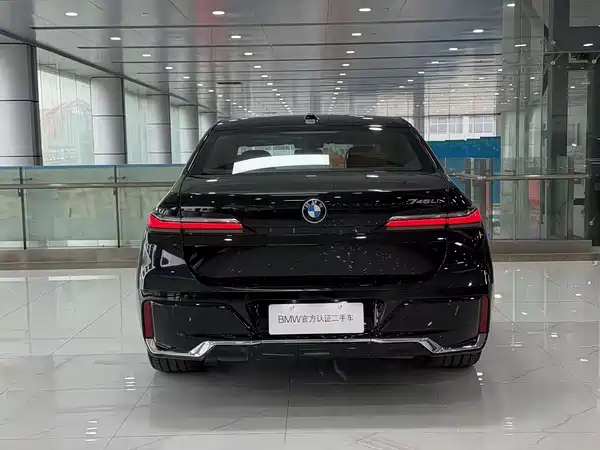 BMW 7 Series 2024