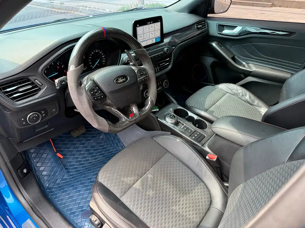 Ford Focus 2020 — фото 10