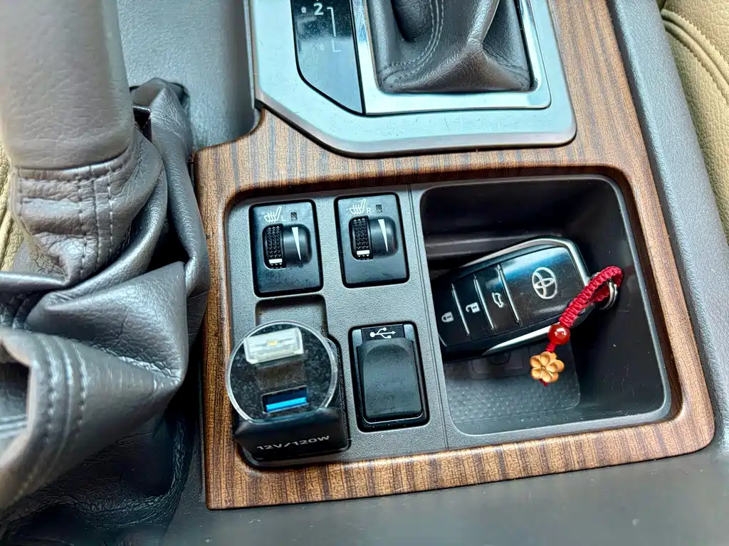 Toyota Prado 2015 — фото 8