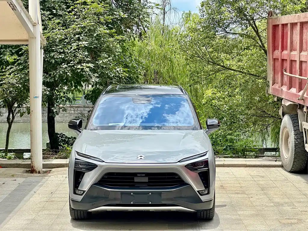 NIO ES8 2022
