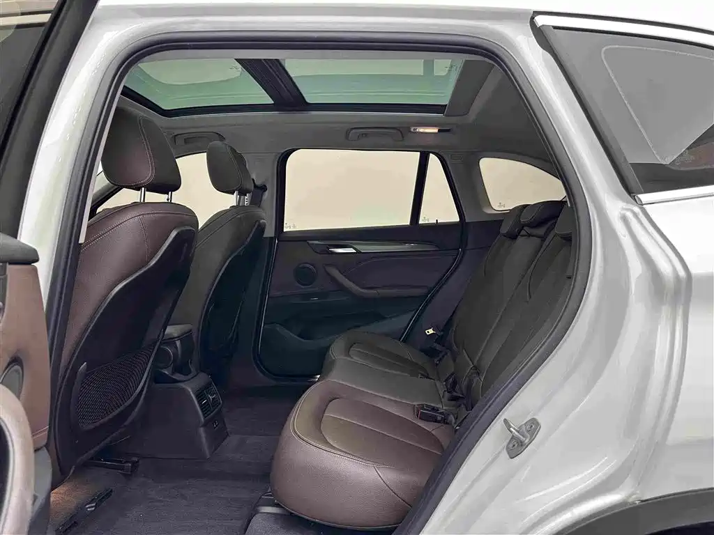 BMW X1 New Energy 2019 — фото 20