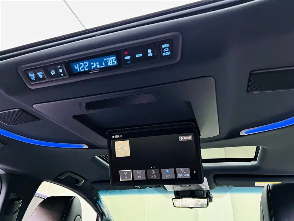 Toyota Vellfire 2021 — фото 17