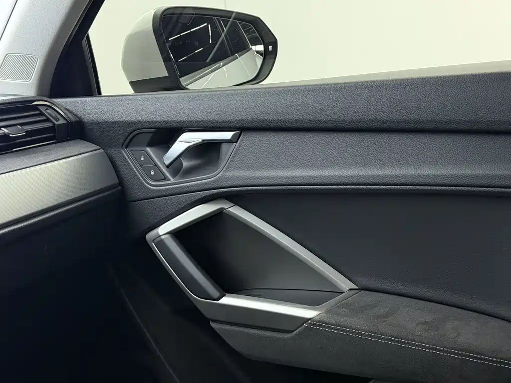 Audi Q3 2022 — фото 14