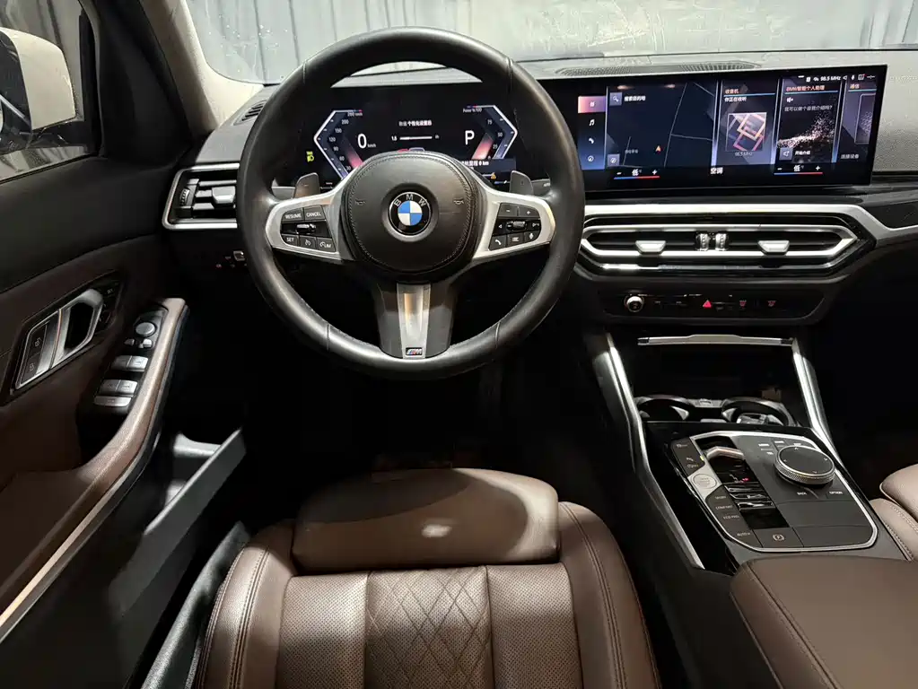 BMW 3 Series 2023 — фото 16