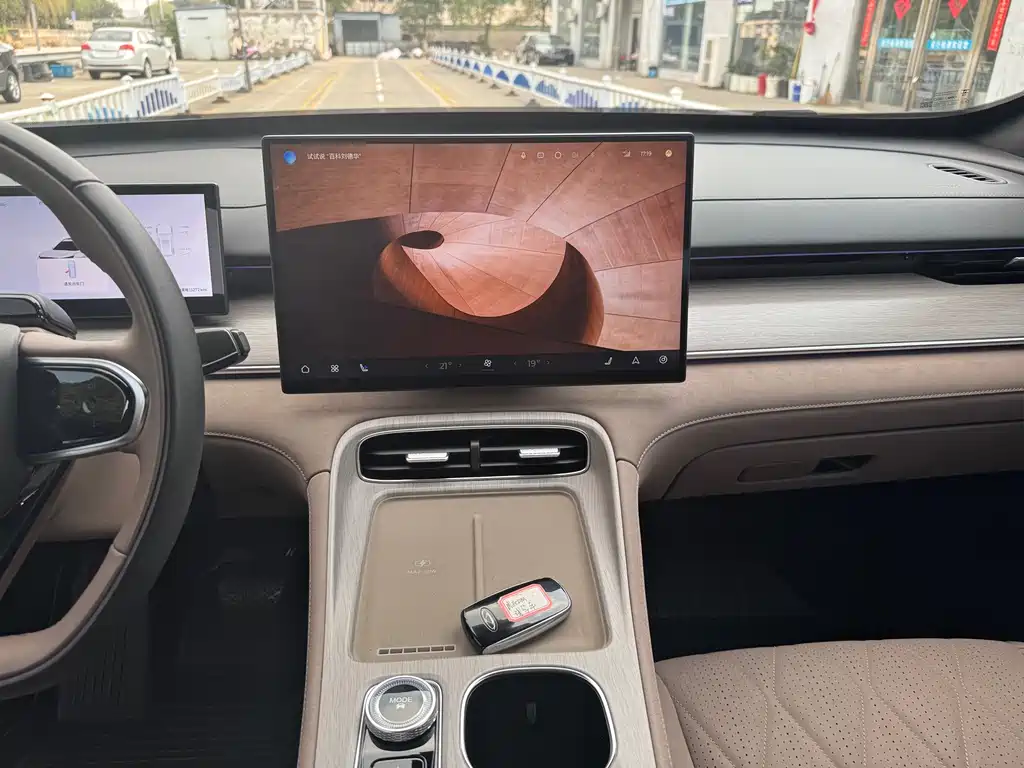 Chery Tiggo 8 PLUS C-DM 2025 — фото 18
