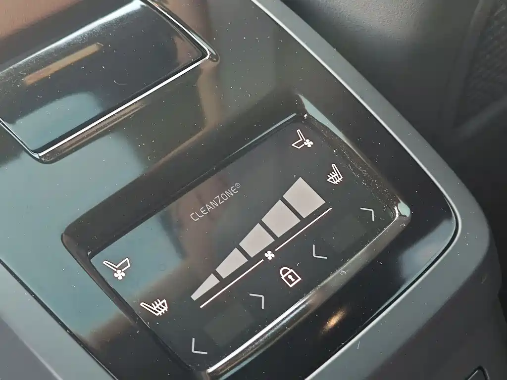 Volvo S90 PHEV 2024 — фото 11
