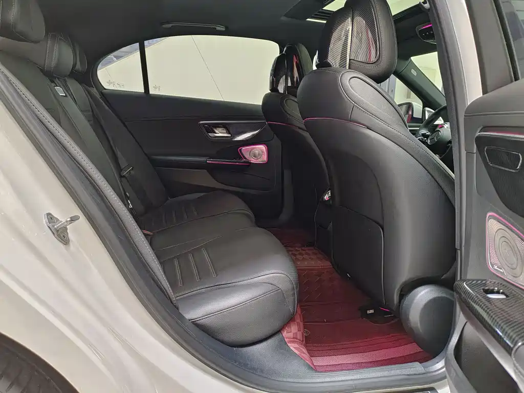 Mercedes-Benz C-Class 2023 — фото 19