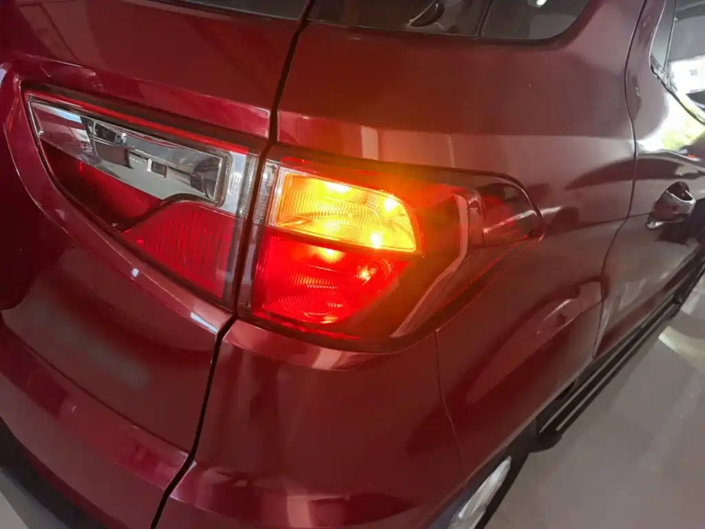 Ford EcoSport 2017 — фото 8