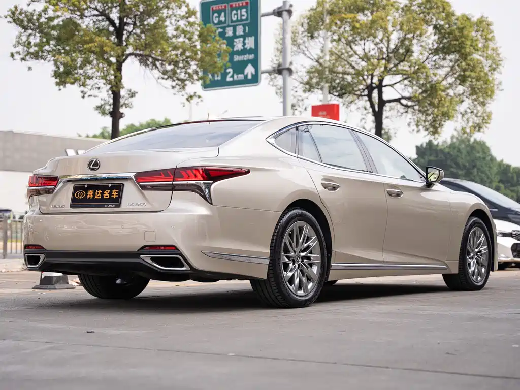 Lexus LS 2018