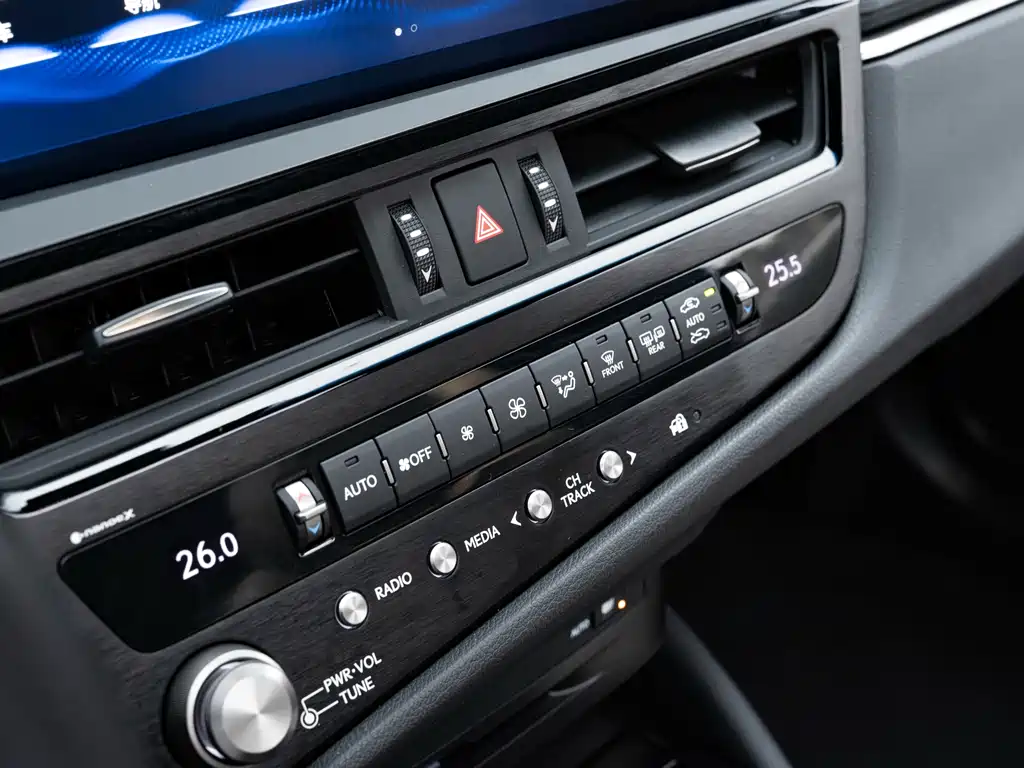 Lexus ES 2021 — фото 16