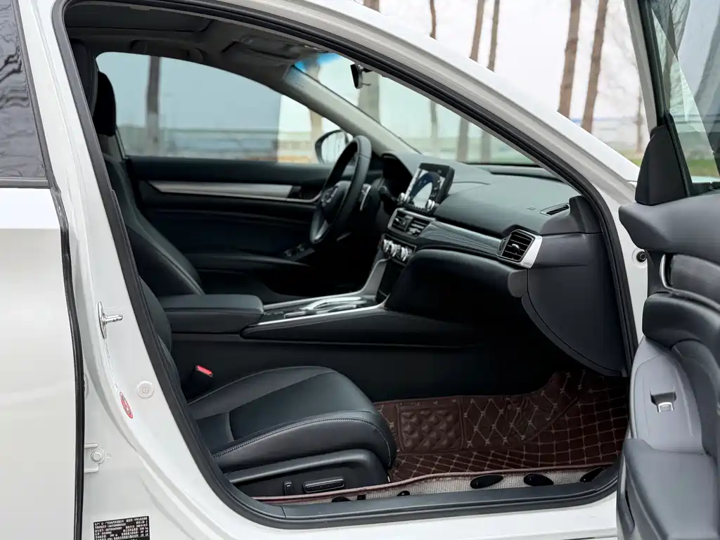 Honda Accord 2020 — фото 12