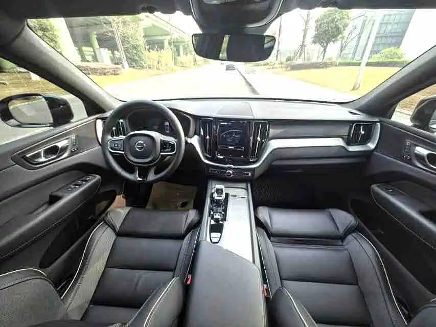 Volvo XC60 2024 — фото 11