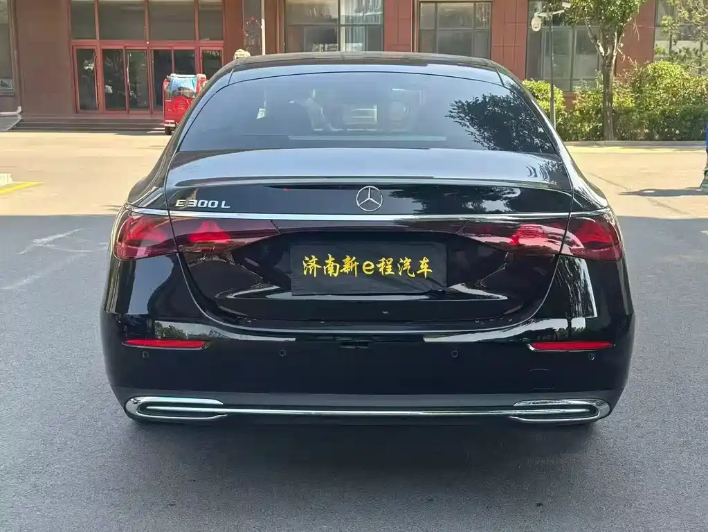 Mercedes-Benz E-Class 2024