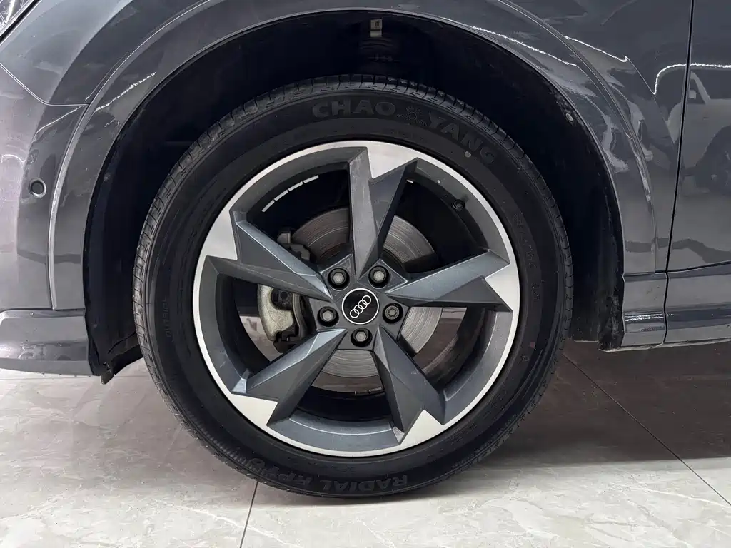 Audi Q3 2023 — фото 11