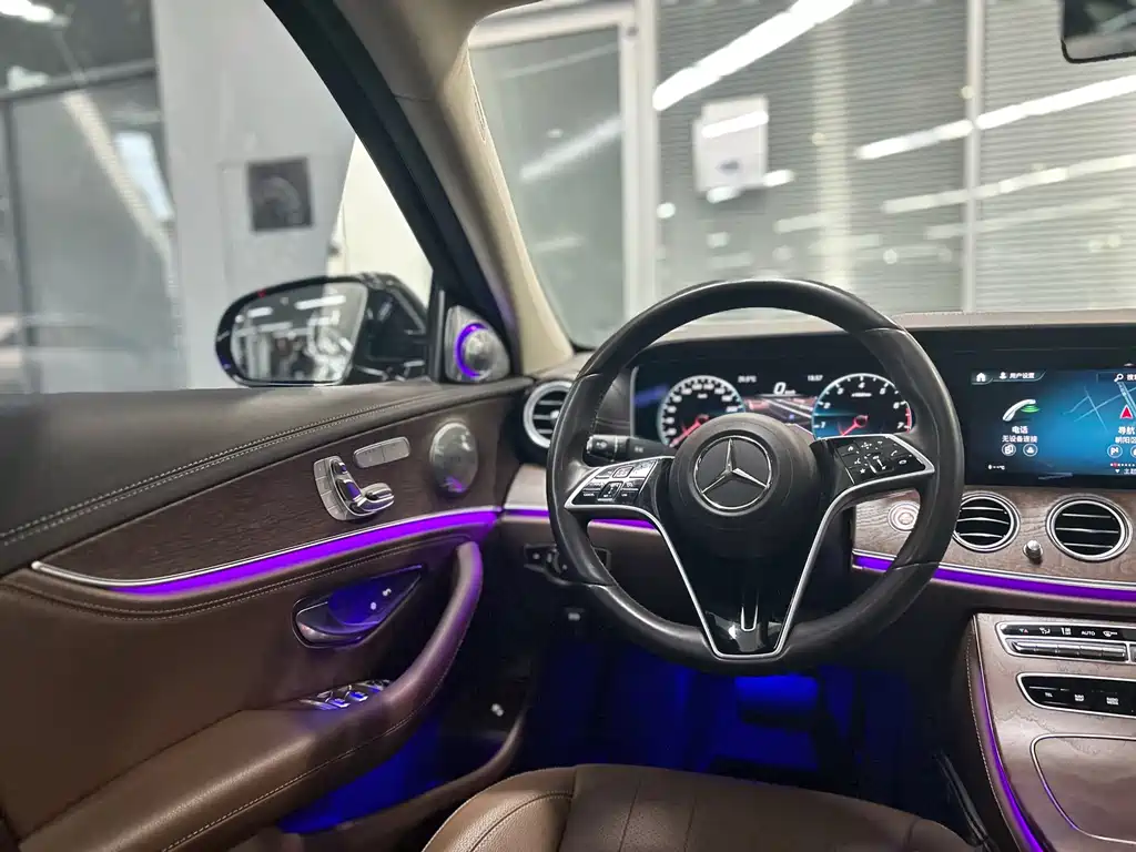 Mercedes-Benz E-Class 2023 — фото 13