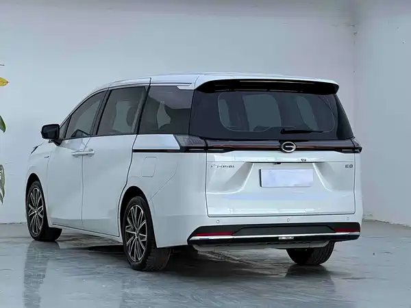 GAC Trumpchi E8 PHEV 2025