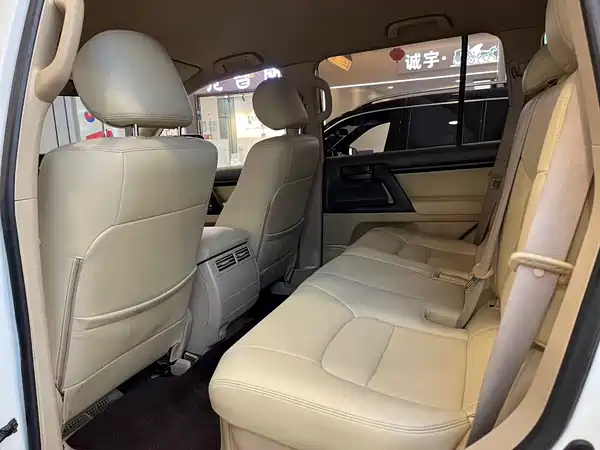 Toyota Land Cruiser 2016