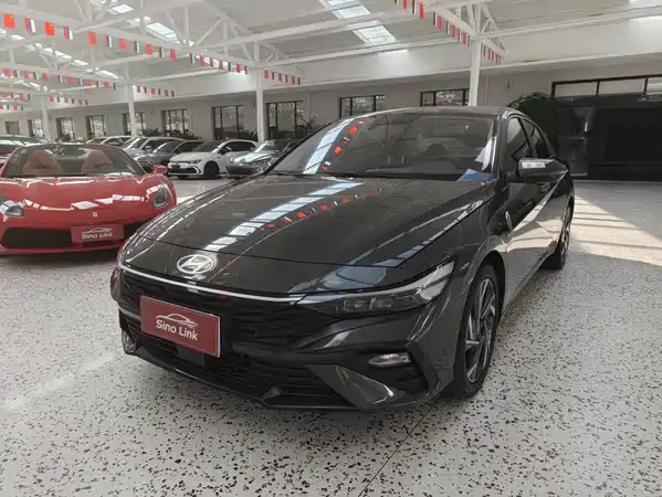 Hyundai Elantra 2023