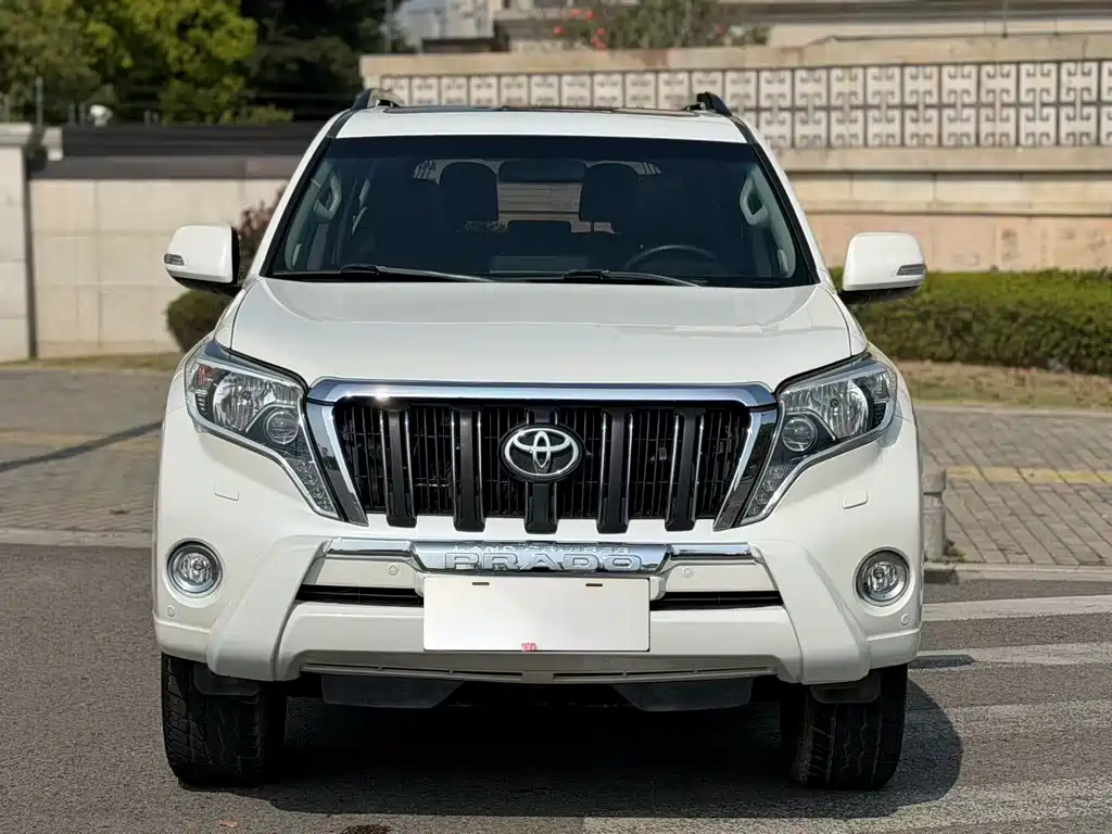 Toyota Prado 2017 — фото 1