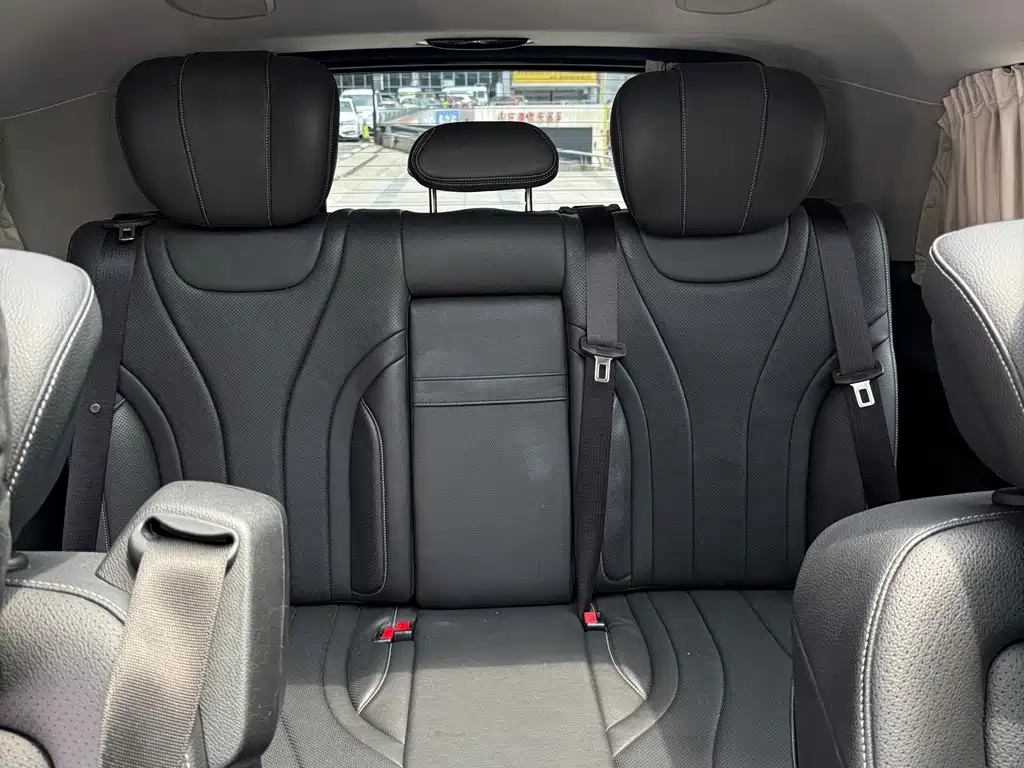 Mercedes-Benz V-Class 2022 — фото 15