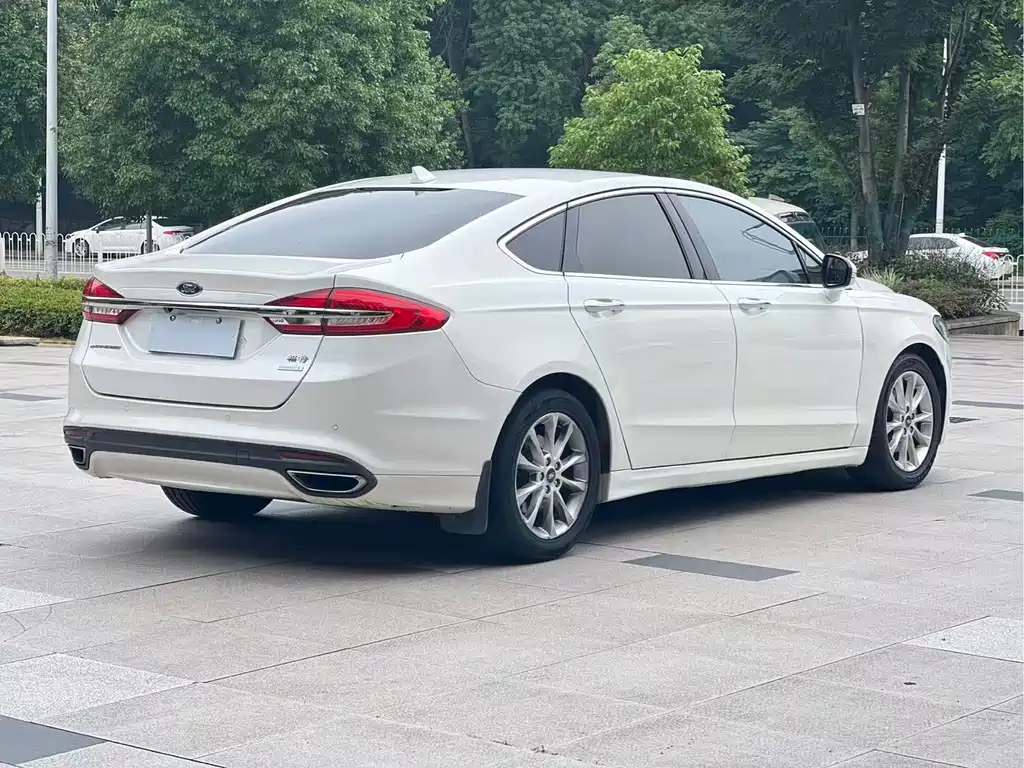 Ford Mondeo 2017 — фото 4
