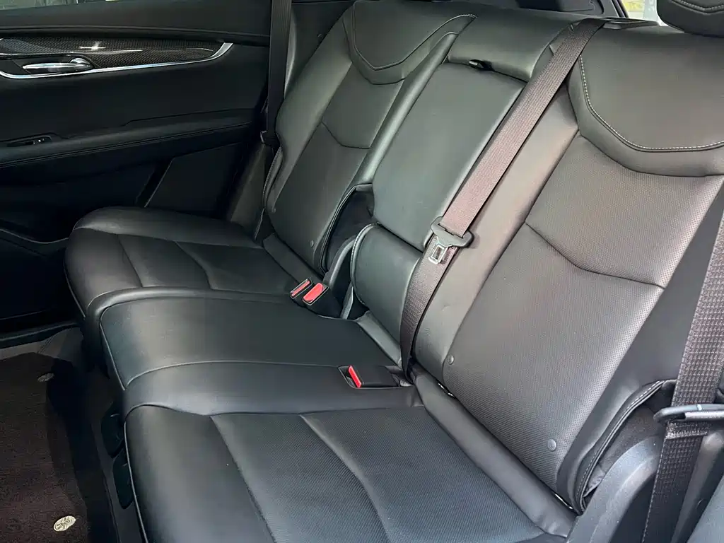 Cadillac XT5 2023 — фото 11