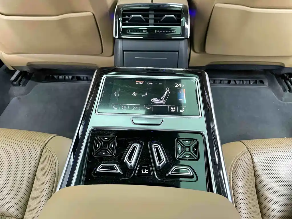 Audi A8 2019 — фото 16