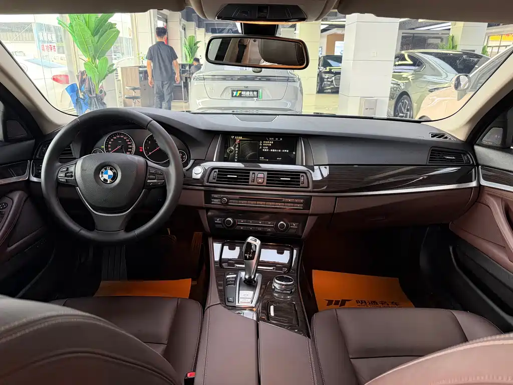 BMW 5 Series 2014 — фото 9