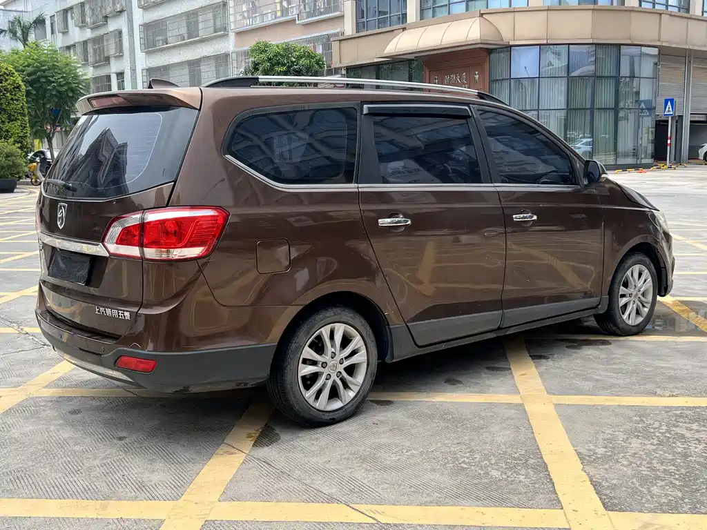 Baojun 730 2015