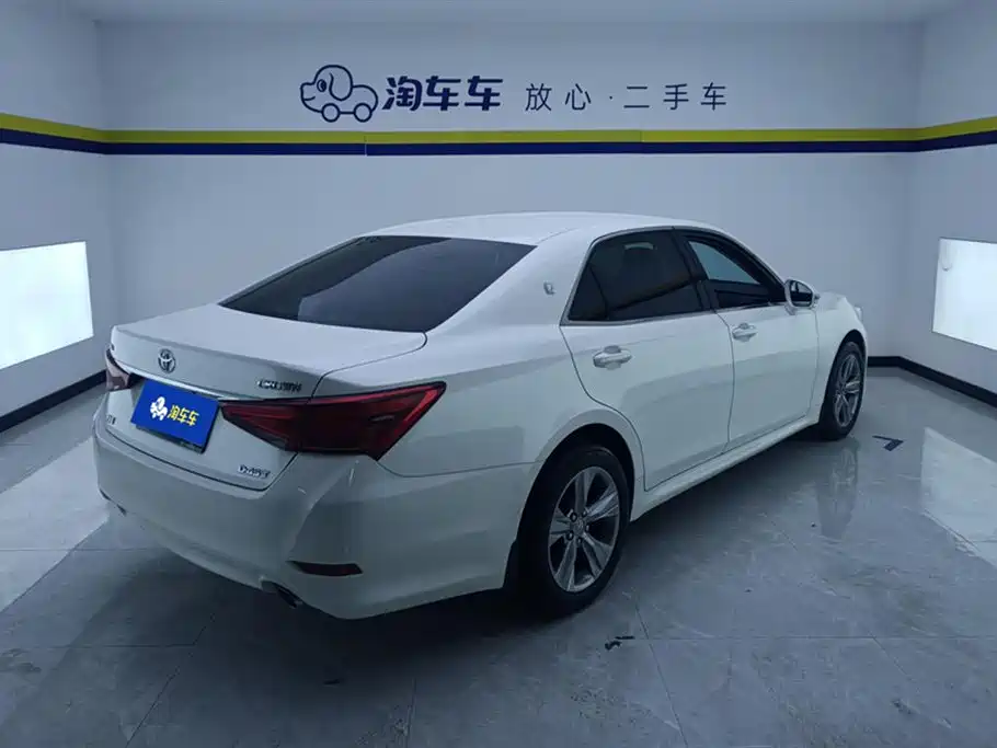 Toyota Crown 2019 — фото 3