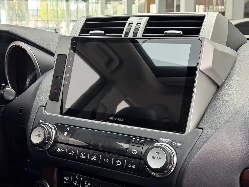 Toyota Prado 2016 — фото 11