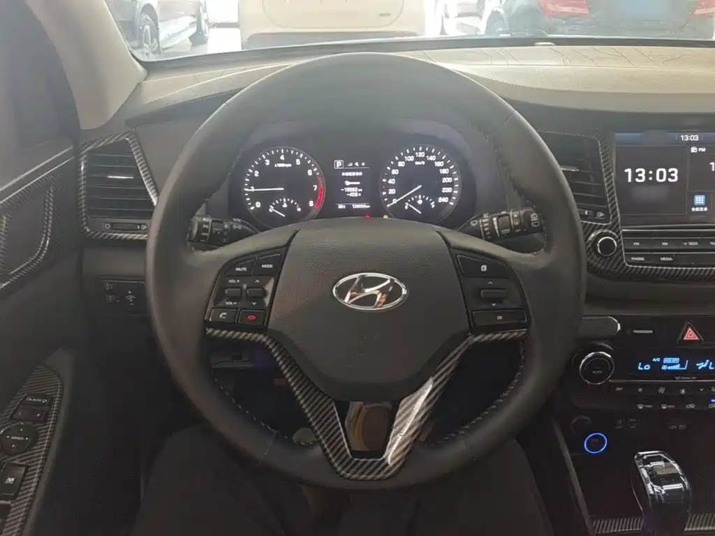 Hyundai Tucson 2015 — фото 11