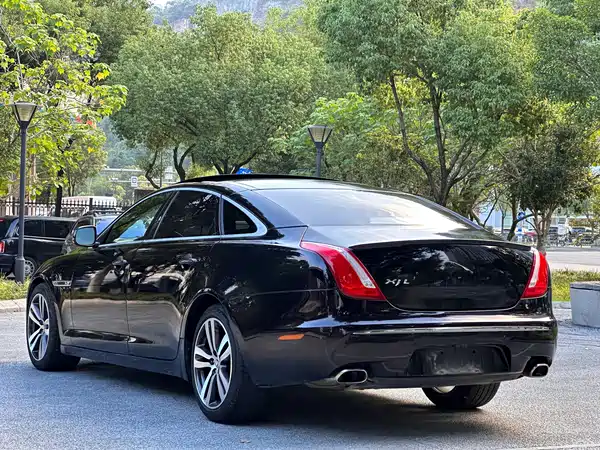 Jaguar XJ 2013