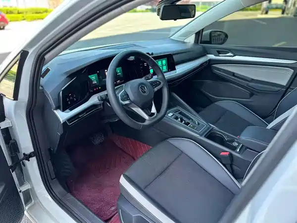 Volkswagen Golf 2023