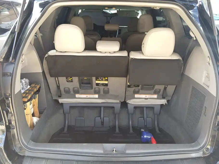 Toyota Sienna 2016