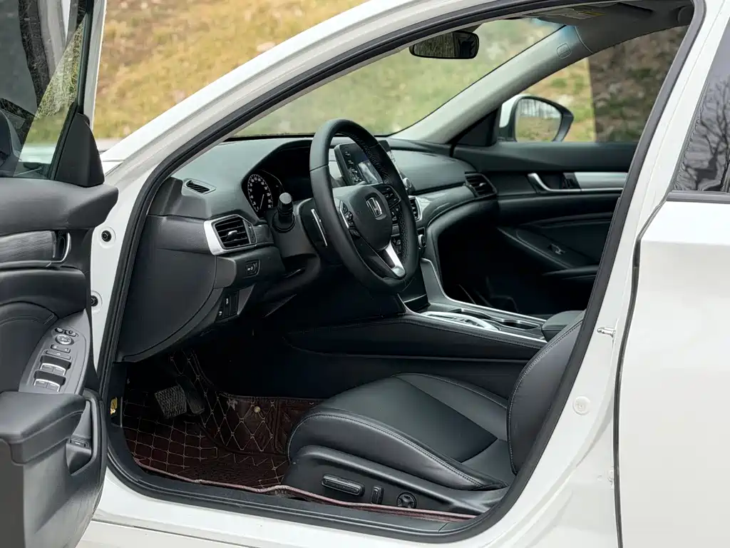 Honda Accord 2020 — фото 9