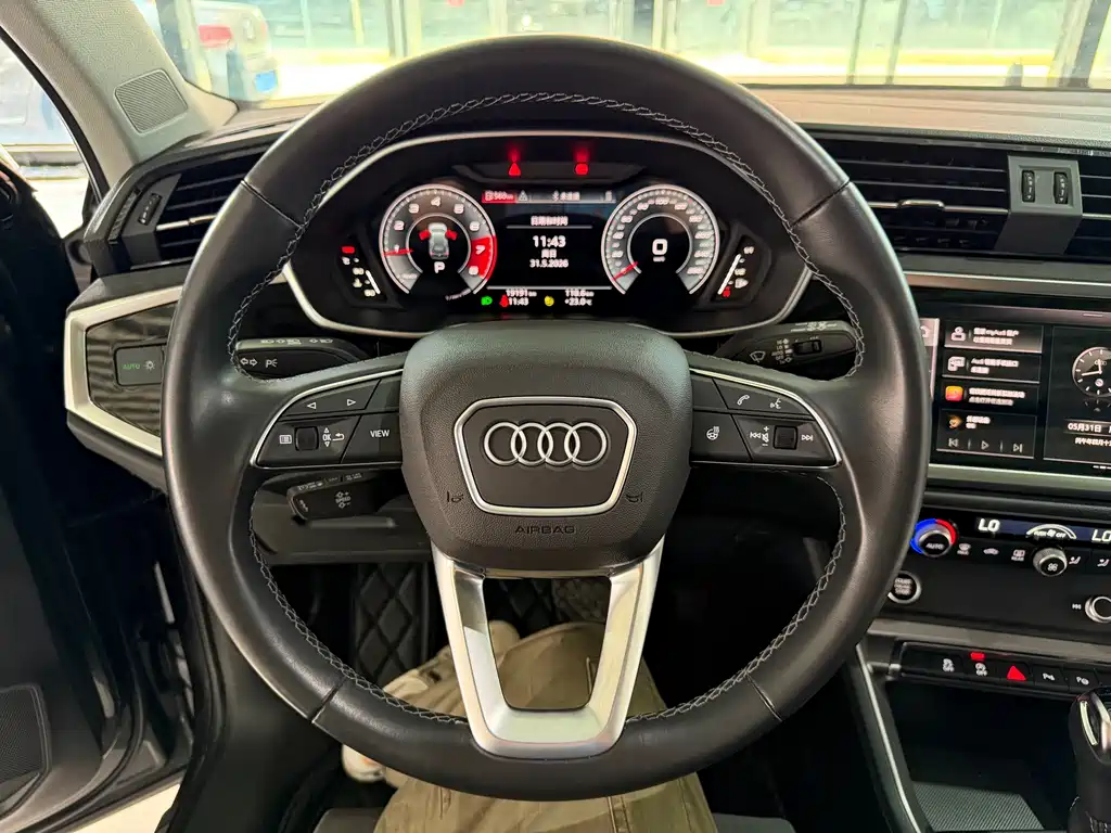 Audi Q3 2022 — фото 12