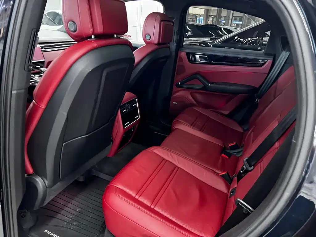 Porsche Cayenne 2020 — фото 17