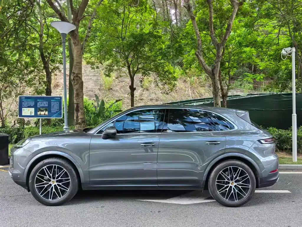 Porsche Cayenne 2024