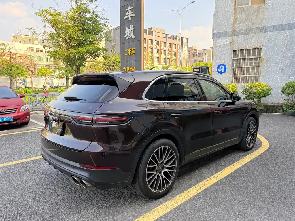 Porsche Cayenne 2018 — фото 9