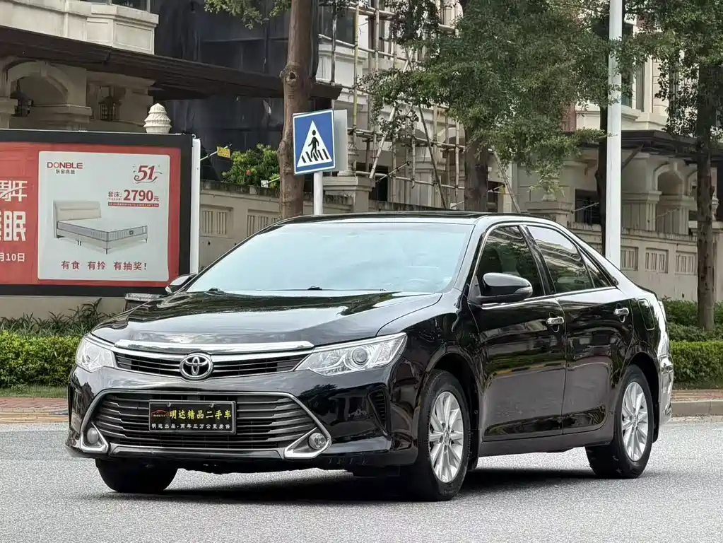 Toyota Camry 2016 — фото 5