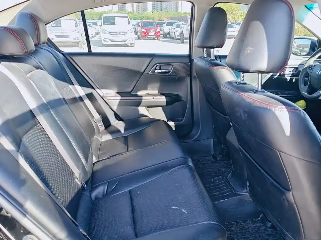 Honda Accord 2015 — фото 4